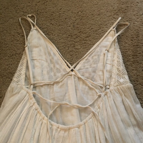 White Flowy Embroidery Dress NWOT - Picture 5 of 6
